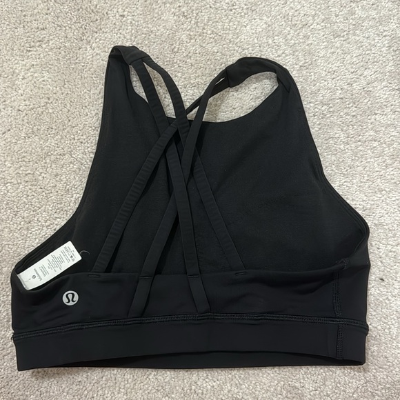 Lululemon high neck bra size 6 - Picture 2 of 2